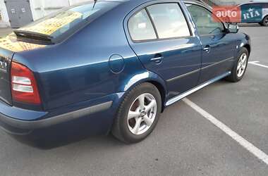 Лифтбек Skoda Octavia 2008 в 