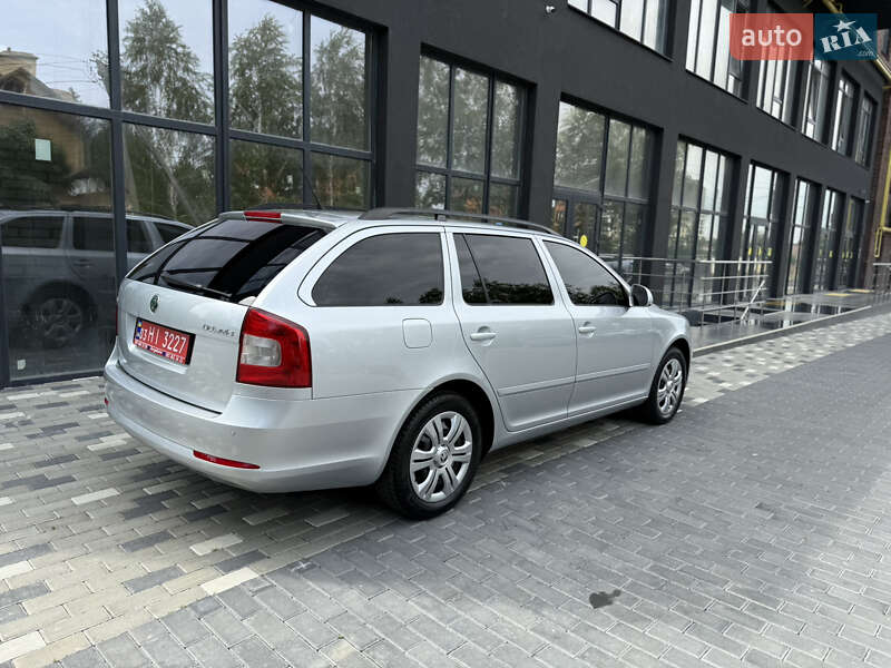 Универсал Skoda Octavia 2010 в Полтаве
