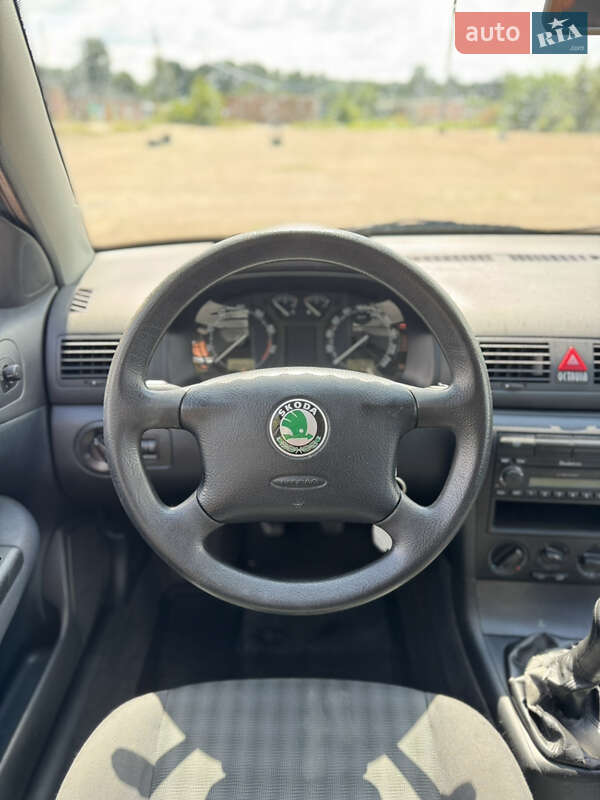 Лифтбек Skoda Octavia 2005 в Чернигове
