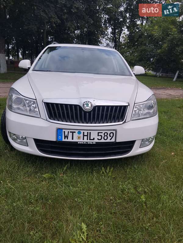 Універсал Skoda Octavia 2013 в Мамаївцах