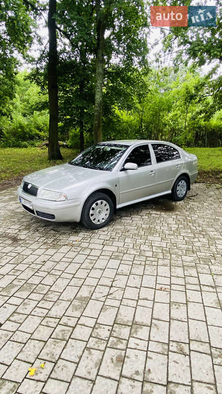 Лифтбек Skoda Octavia 2004 в Львове