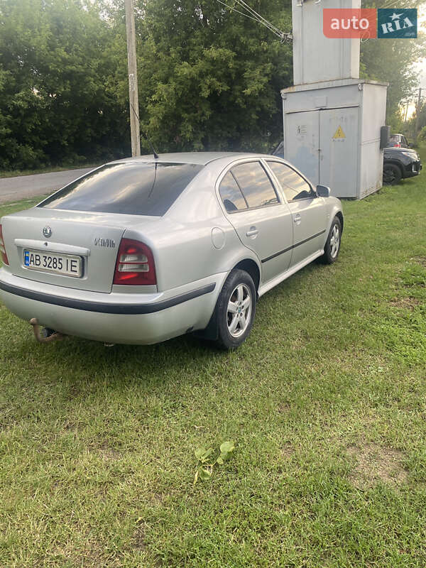 Лифтбек Skoda Octavia 2003 в Браиловом