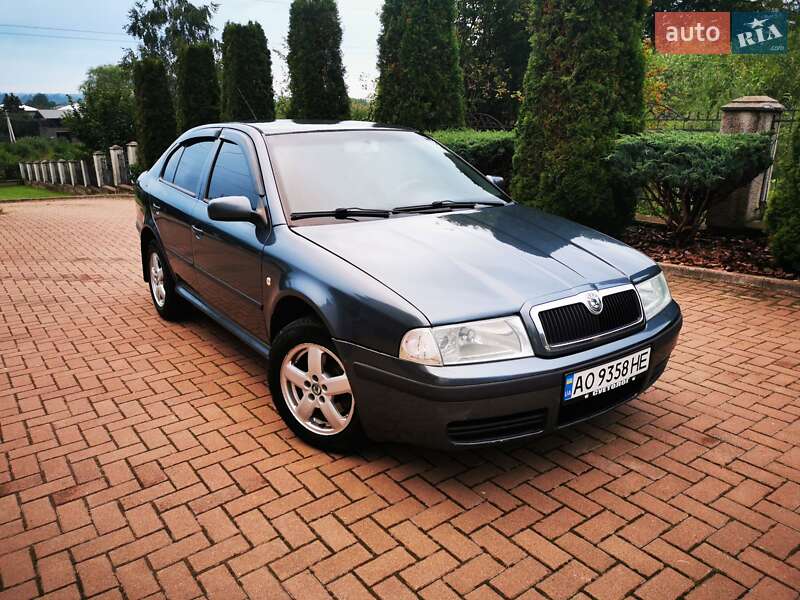 Лифтбек Skoda Octavia 2004 в Косове