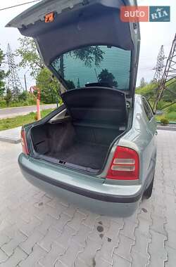 Лифтбек Skoda Octavia 2001 в 