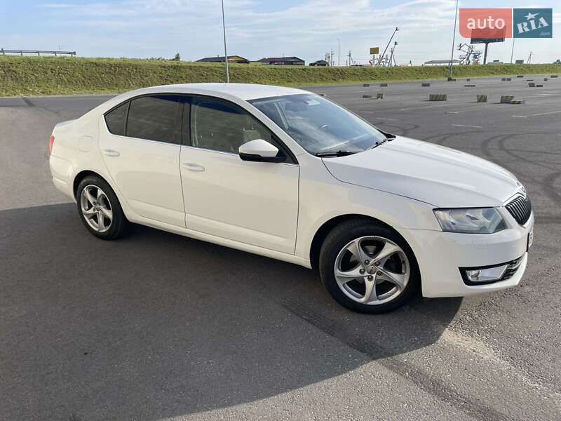 Лифтбек Skoda Octavia 2015 в Львове