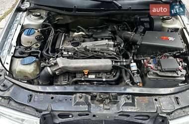 Лифтбек Skoda Octavia 2001 в 