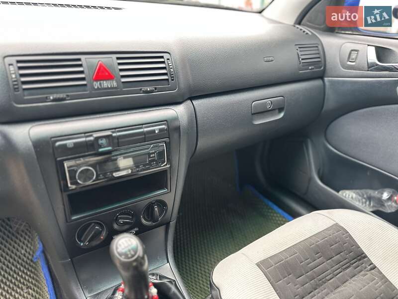 Лифтбек Skoda Octavia 2009 в Черкассах
