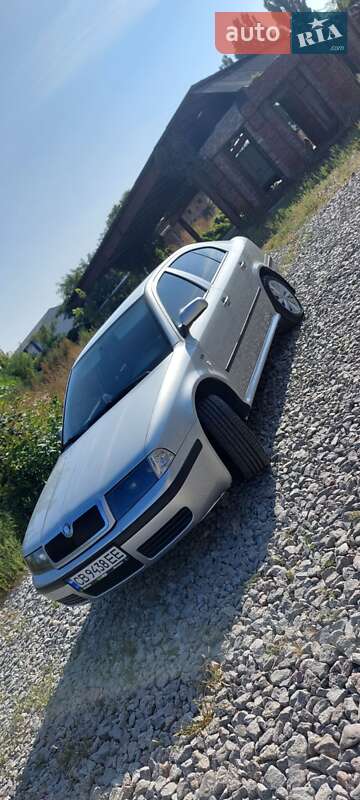 Лифтбек Skoda Octavia 2001 в Чернигове