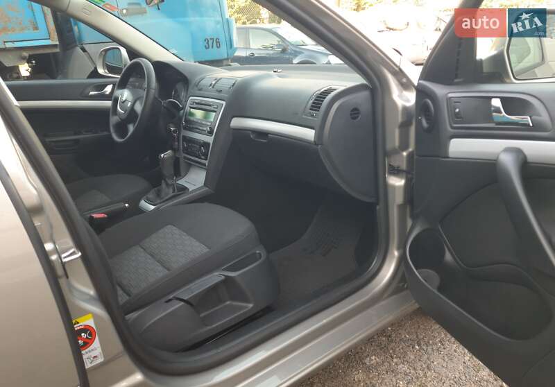 Лифтбек Skoda Octavia 2011 в Хмельницком
