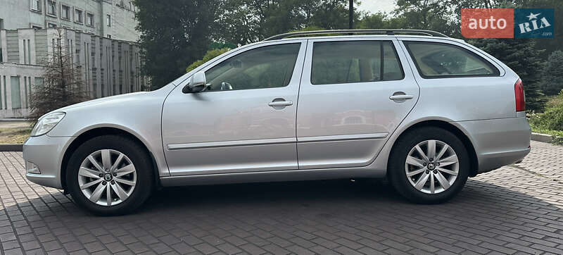 Универсал Skoda Octavia 2010 в Днепре