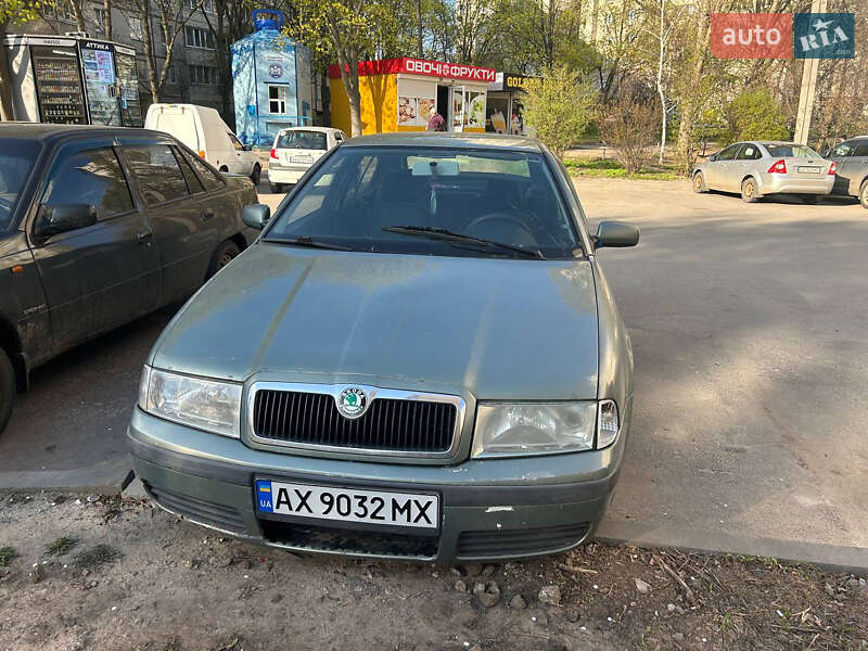 Лифтбек Skoda Octavia 2002 в 