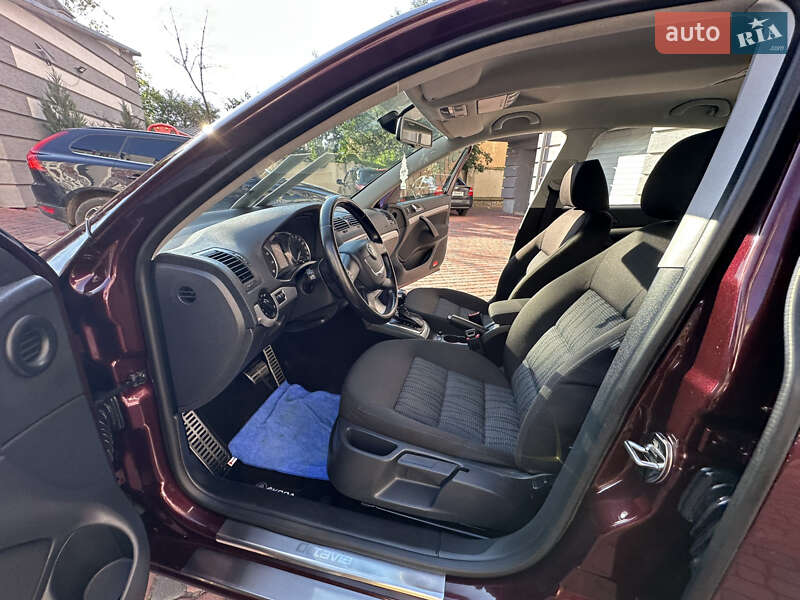 Лифтбек Skoda Octavia 2010 в Ивано-Франковске
