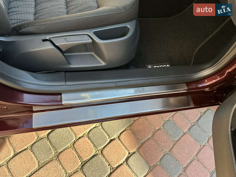 Лифтбек Skoda Octavia 2010 в Ивано-Франковске