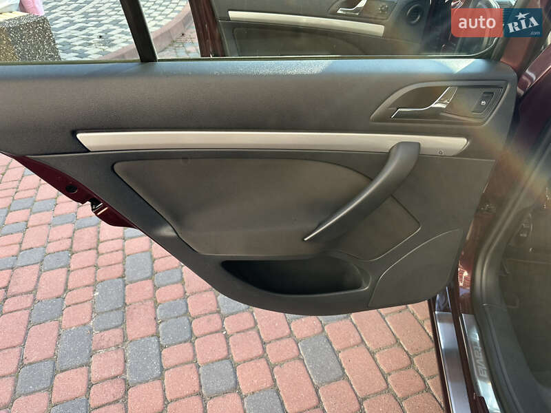 Лифтбек Skoda Octavia 2010 в Ивано-Франковске