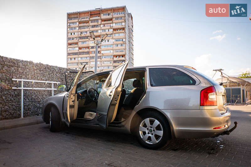 Універсал Skoda Octavia 2010 в Житомирі