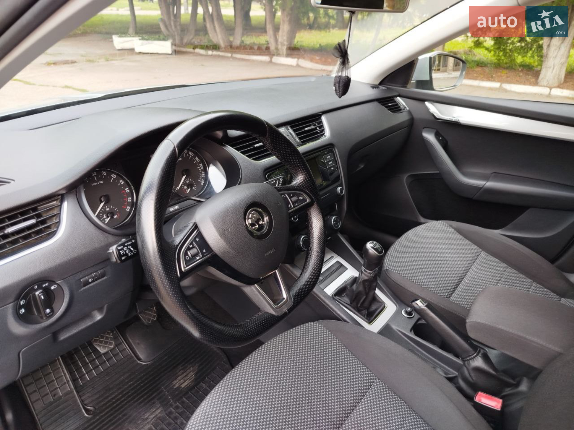 2015 Skoda Octavia - мініатюра 23