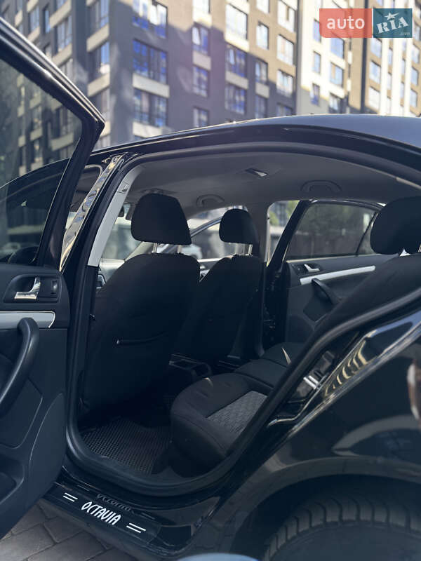 Лифтбек Skoda Octavia 2009 в Ивано-Франковске