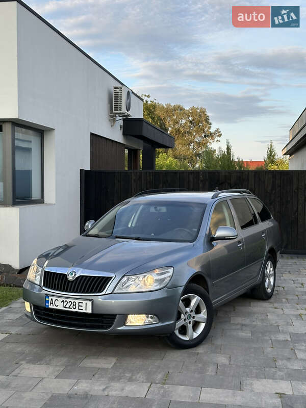 Универсал Skoda Octavia 2012 в Нововолынске