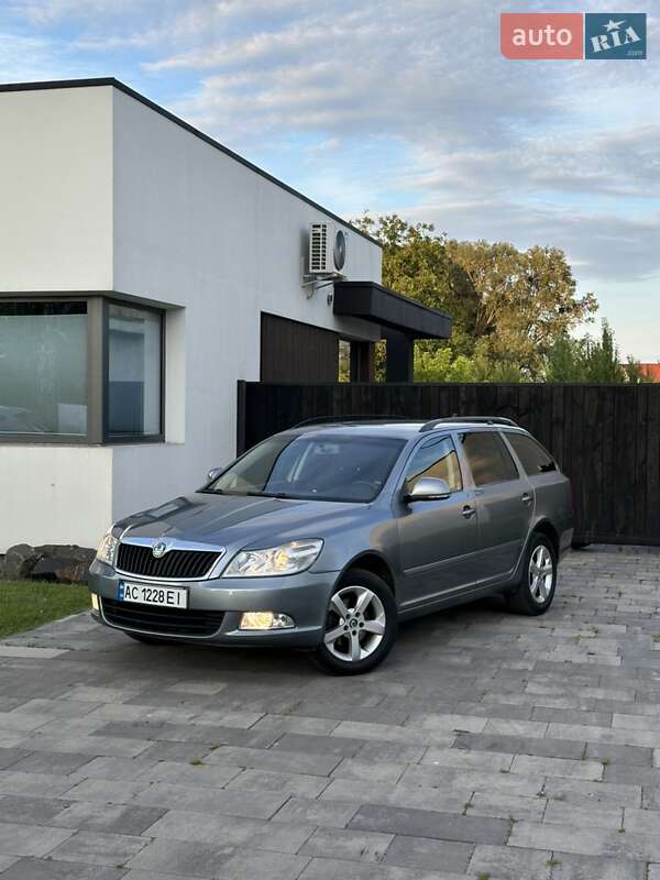 Универсал Skoda Octavia 2012 в Нововолынске