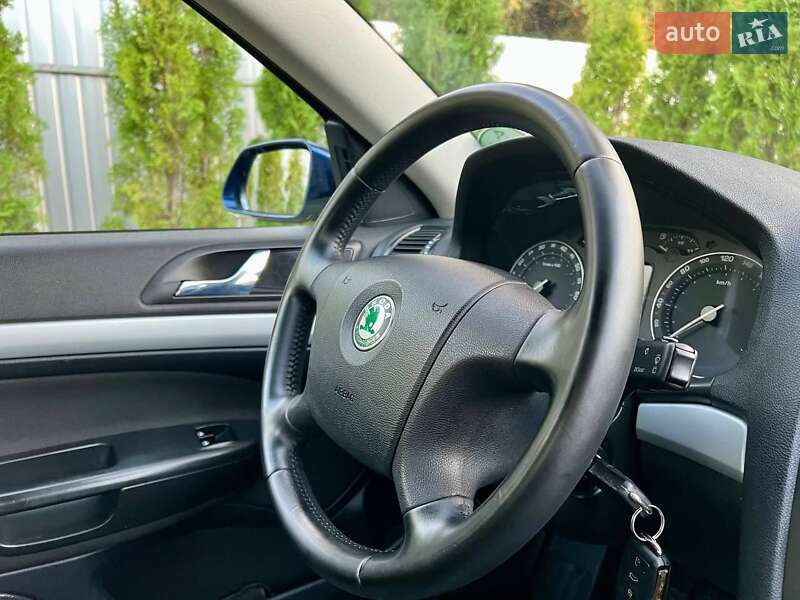 Лифтбек Skoda Octavia 2008 в Полтаве