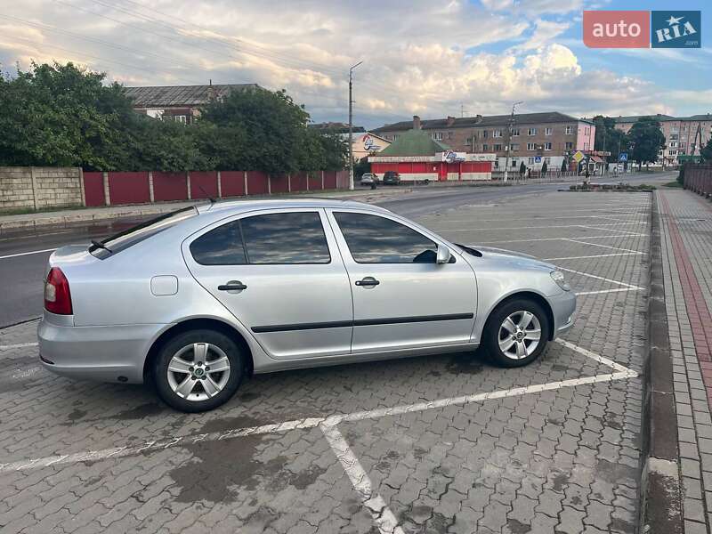 Лифтбек Skoda Octavia 2008 в Сарнах