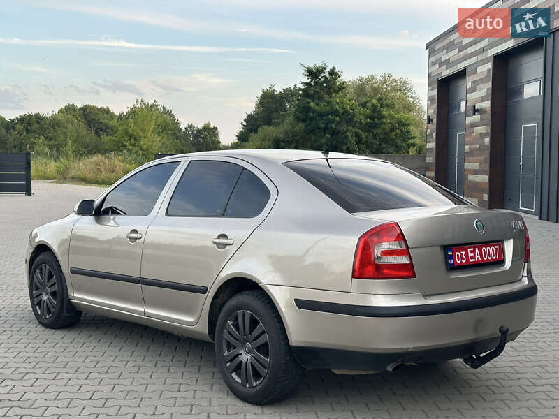 Лифтбек Skoda Octavia 2004 в Нововолынске