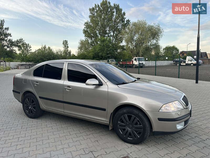 Лифтбек Skoda Octavia 2004 в Нововолынске
