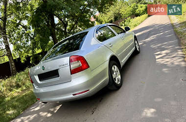 Лифтбек Skoda Octavia 2010 в 