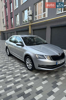Лифтбек Skoda Octavia 2017 в Ирпене