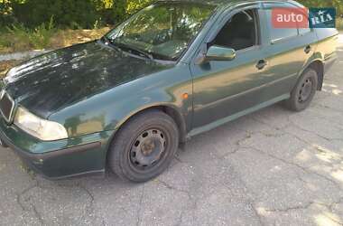 Лифтбек Skoda Octavia 2000 в 