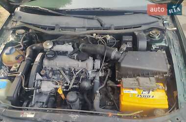 Лифтбек Skoda Octavia 2000 в 