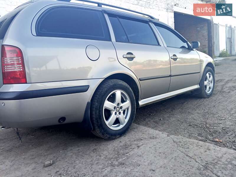 Універсал Skoda Octavia 2006 в Сквирі