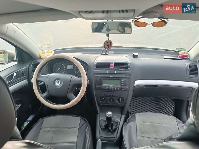 Лифтбек Skoda Octavia 2004 в Буче