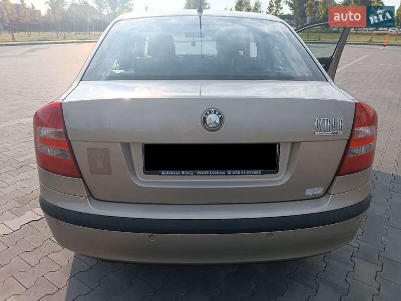 Лифтбек Skoda Octavia 2004 в Буче