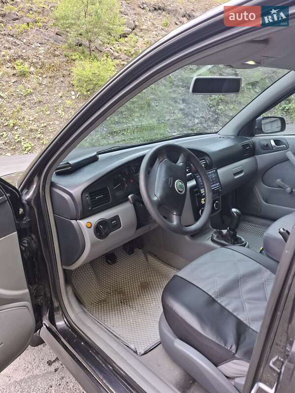 Лифтбек Skoda Octavia 2003 в Ивано-Франковске