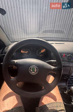 Лифтбек Skoda Octavia 2002 в 