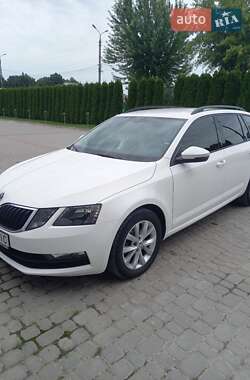 Универсал Skoda Octavia 2018 в Дунаевцах