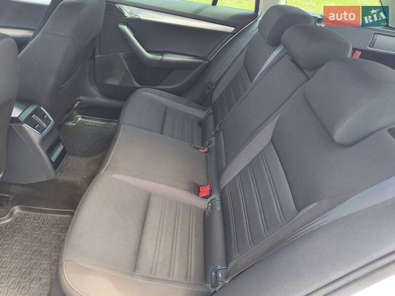 Универсал Skoda Octavia 2019 в Ужгороде