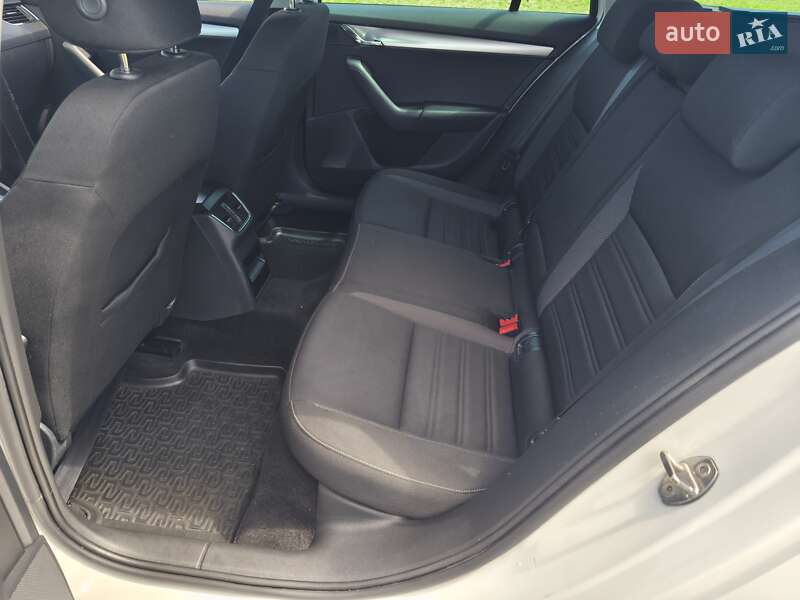 Универсал Skoda Octavia 2019 в Ужгороде