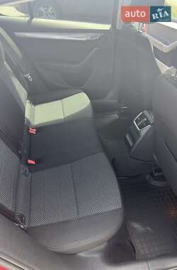 Лифтбек Skoda Octavia 2016 в 