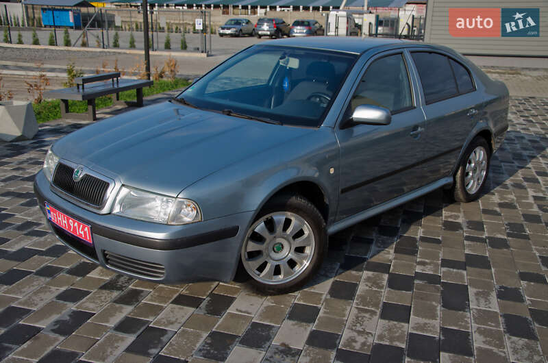 Лифтбек Skoda Octavia 2004 в Сарнах
