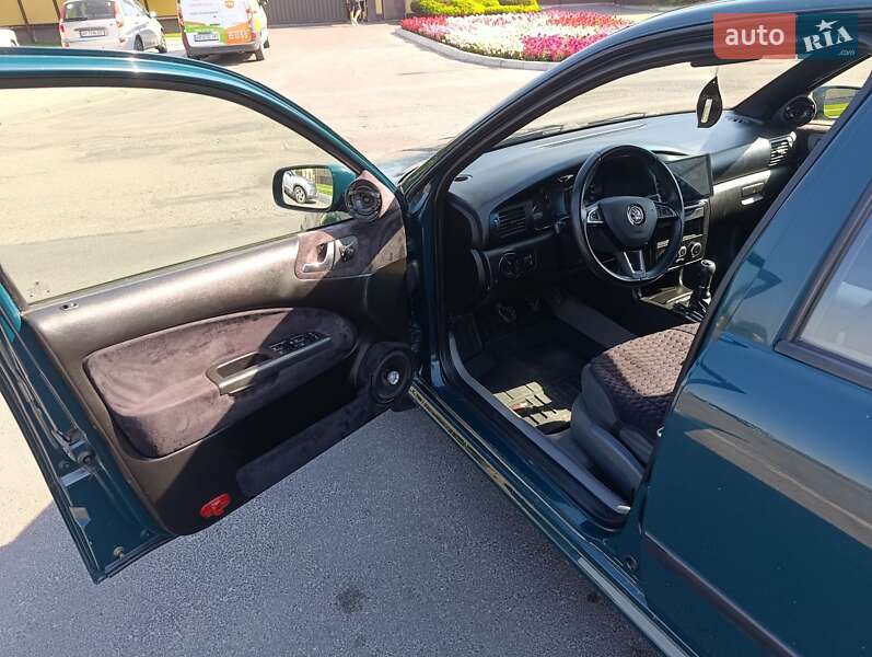 Лифтбек Skoda Octavia 1999 в Запорожье