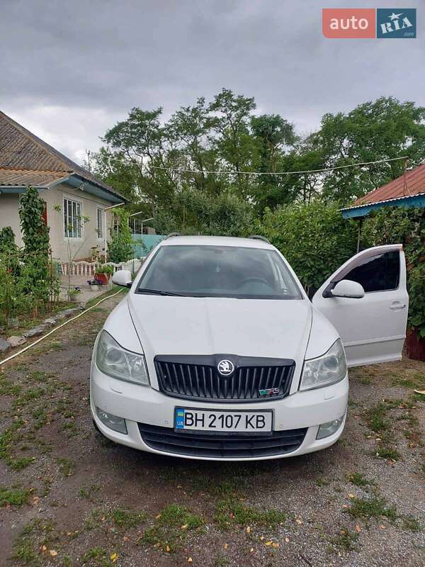 Универсал Skoda Octavia 2011 в Саврани
