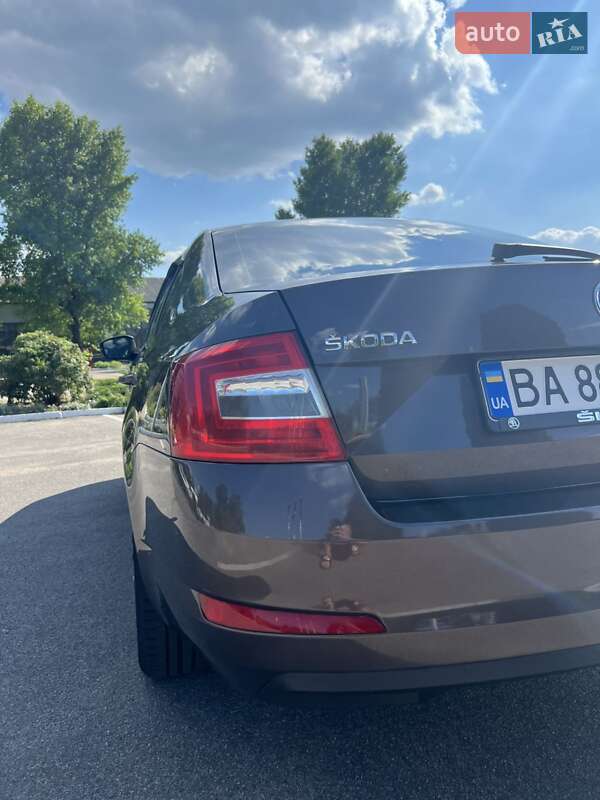 Лифтбек Skoda Octavia 2014 в Кропивницком