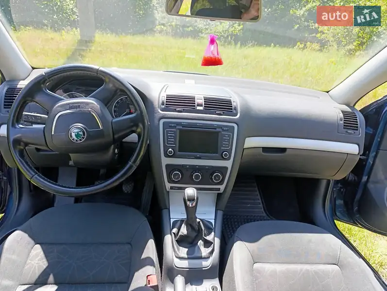 Skoda Octavia 2011 VIN TMBCM61Z4C2071468 фото оголошення 5 з 46