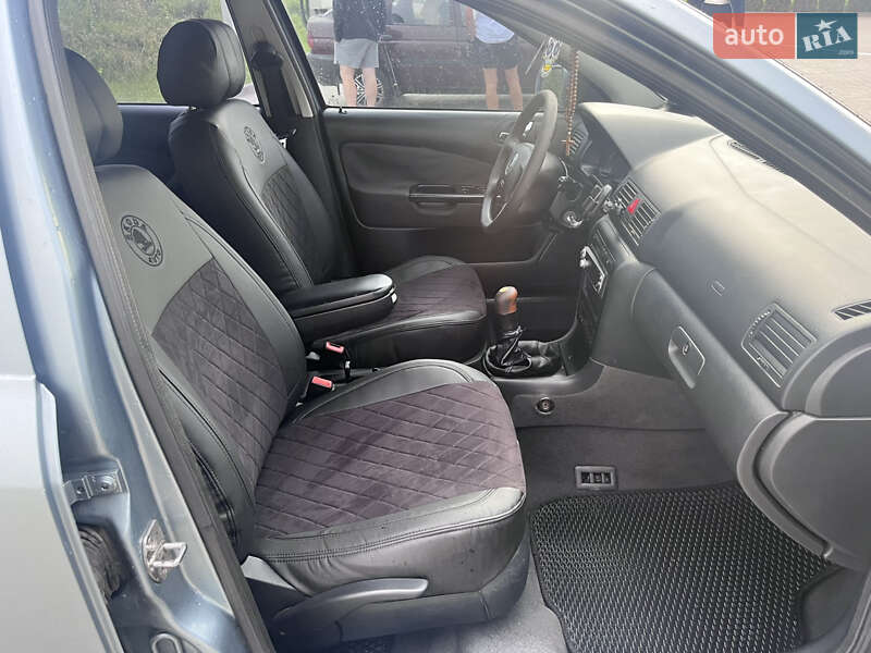 Ліфтбек Skoda Octavia 2003 в Львові