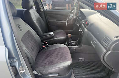 Лифтбек Skoda Octavia 2003 в 