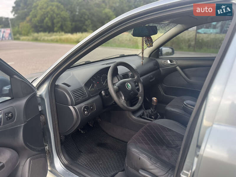 Ліфтбек Skoda Octavia 2003 в Львові