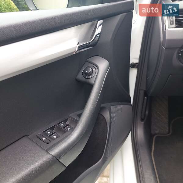 Універсал Skoda Octavia 2015 в Дніпрі