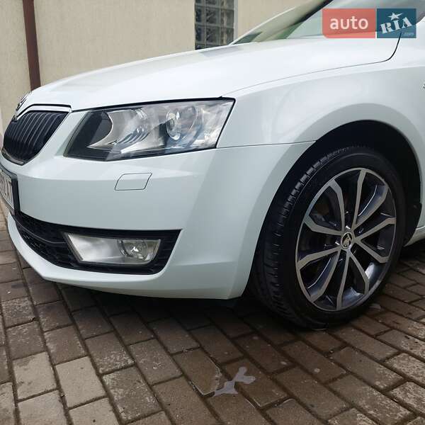 Універсал Skoda Octavia 2015 в Дніпрі